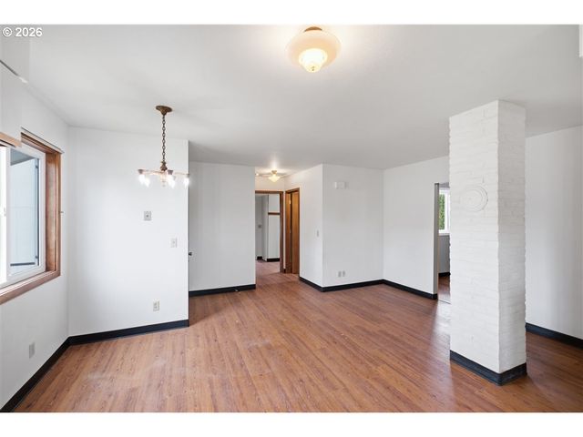 485 N Main St, Mt Angel, OR 97362