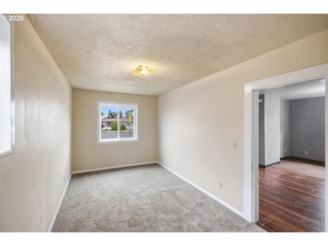 485 N Main St, Mt Angel, OR 97362