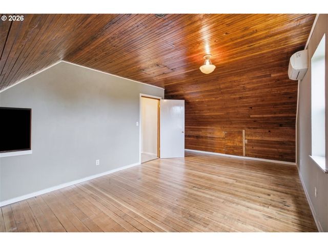 485 N Main St, Mt Angel, OR 97362