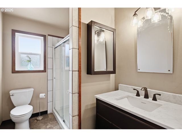 485 N Main St, Mt Angel, OR 97362