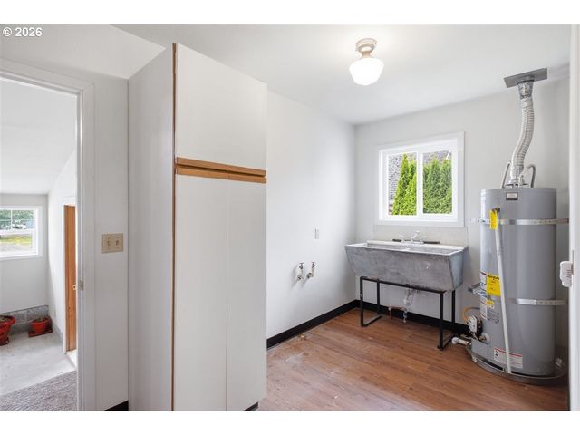 485 N Main St, Mt Angel, OR 97362