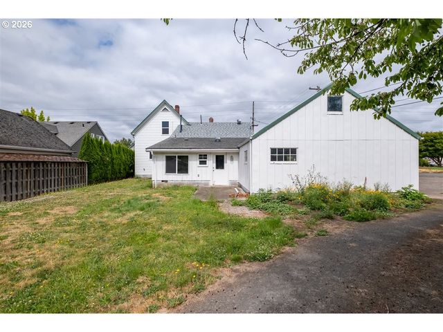 485 N Main St, Mt Angel, OR 97362