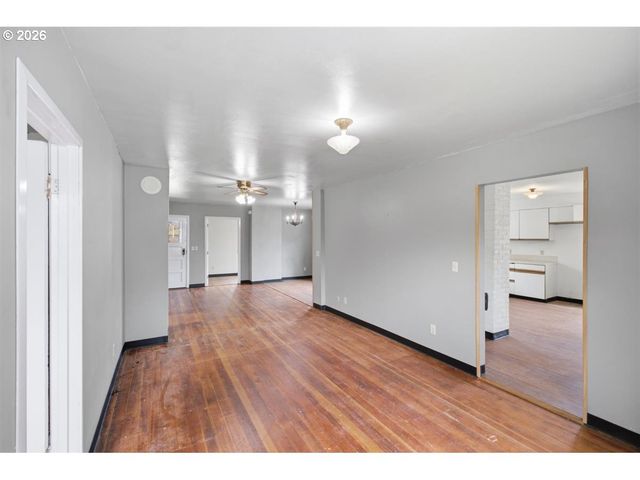 485 N Main St, Mt Angel, OR 97362
