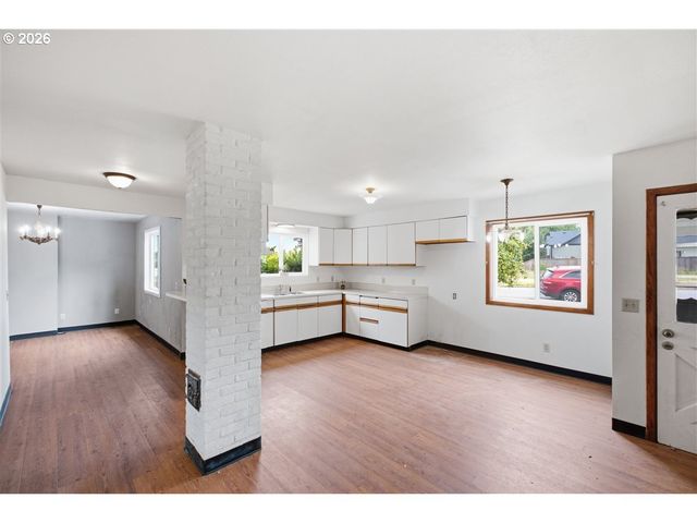 485 N Main St, Mt Angel, OR 97362