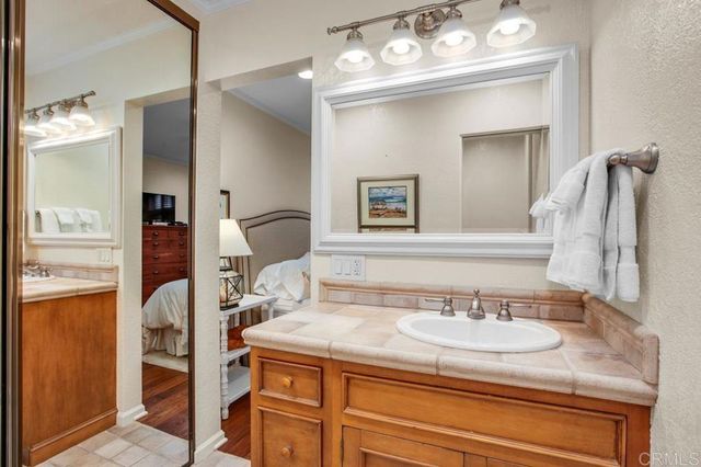 373 Coast Blvd 2, La Jolla, CA 92037