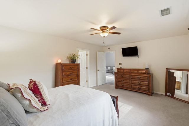 239 Laura Lane, Hobart, IN 46342