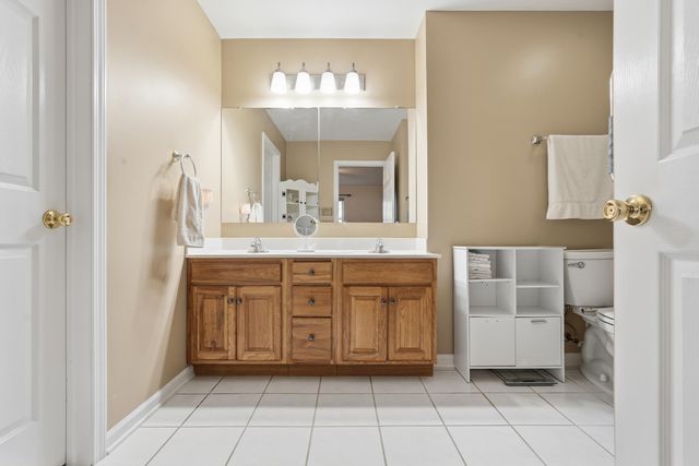 239 Laura Lane, Hobart, IN 46342