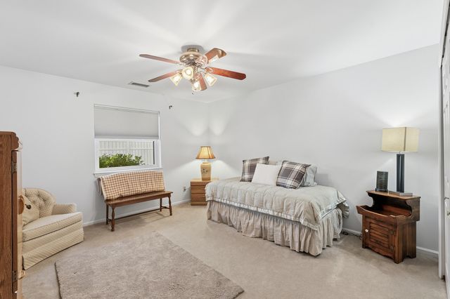 239 Laura Lane, Hobart, IN 46342