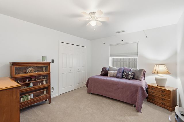 239 Laura Lane, Hobart, IN 46342