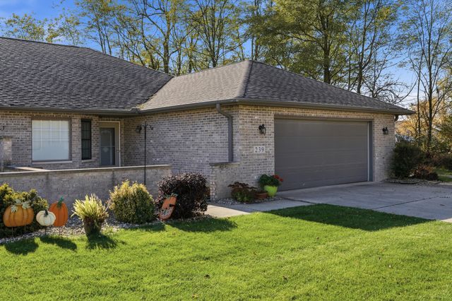 239 Laura Lane, Hobart, IN 46342