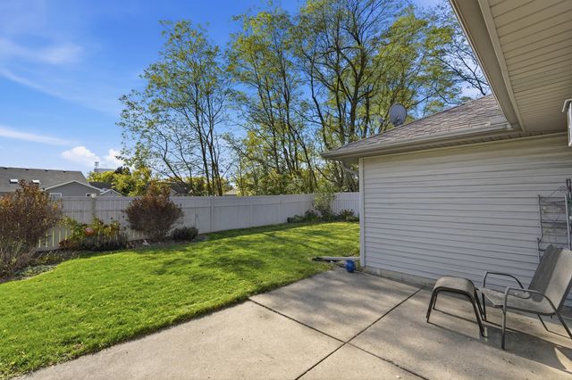 239 Laura Lane, Hobart, IN 46342