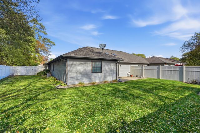 239 Laura Lane, Hobart, IN 46342