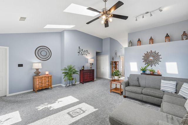 239 Laura Lane, Hobart, IN 46342