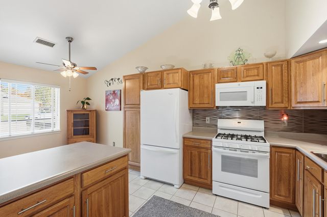 239 Laura Lane, Hobart, IN 46342