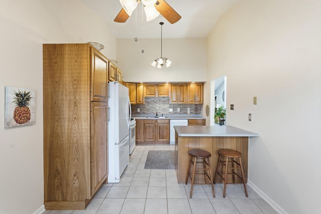 239 Laura Lane, Hobart, IN 46342