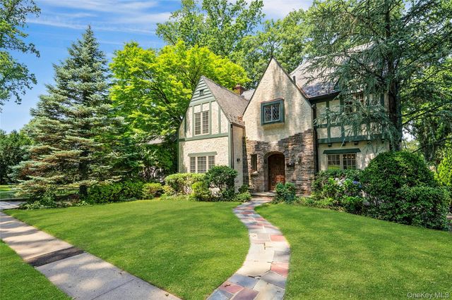 36 Ridge Road, New Rochelle, NY 10804