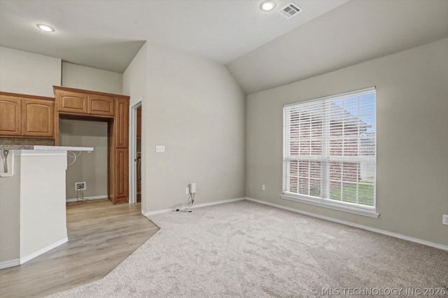 8671 Hawthorne Drive, Claremore, OK 74019