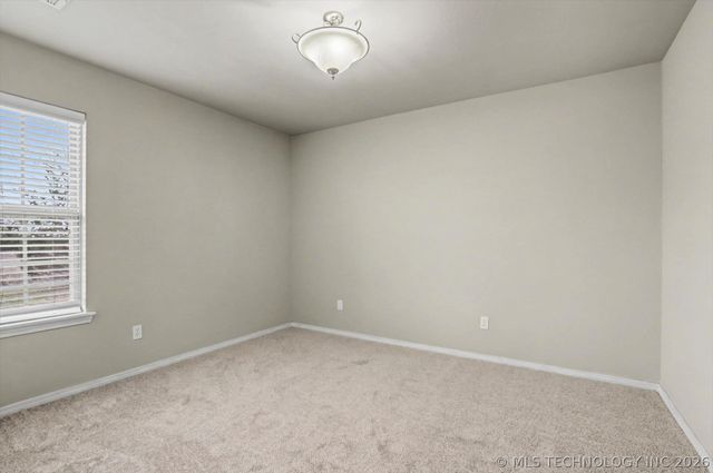 8671 Hawthorne Drive, Claremore, OK 74019