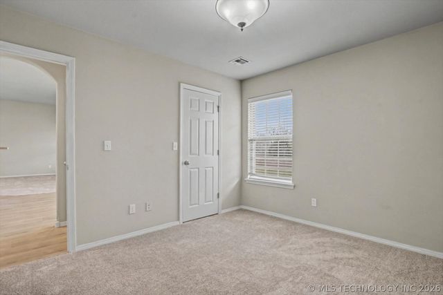 8671 Hawthorne Drive, Claremore, OK 74019