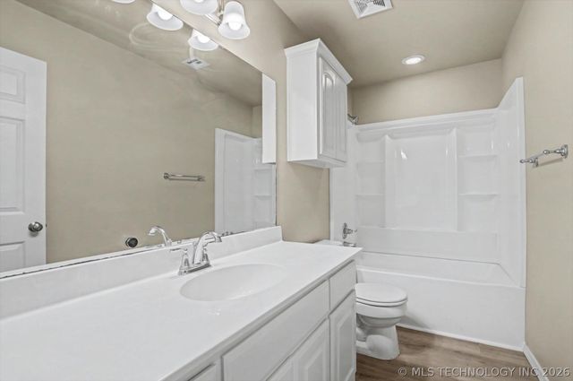 8671 Hawthorne Drive, Claremore, OK 74019