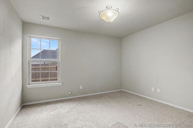 8671 Hawthorne Drive, Claremore, OK 74019