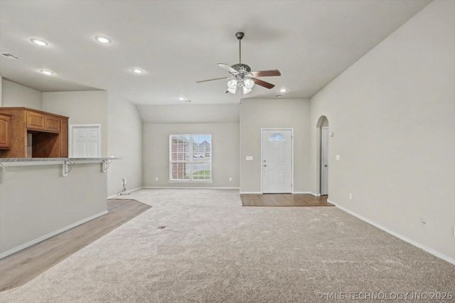 8671 Hawthorne Drive, Claremore, OK 74019