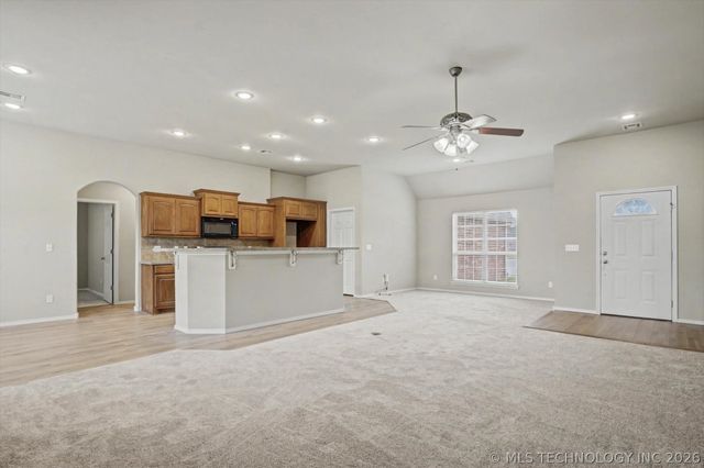 8671 Hawthorne Drive, Claremore, OK 74019