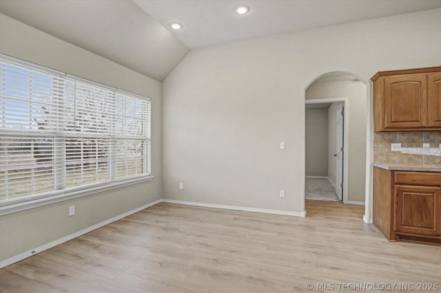 8671 Hawthorne Drive, Claremore, OK 74019