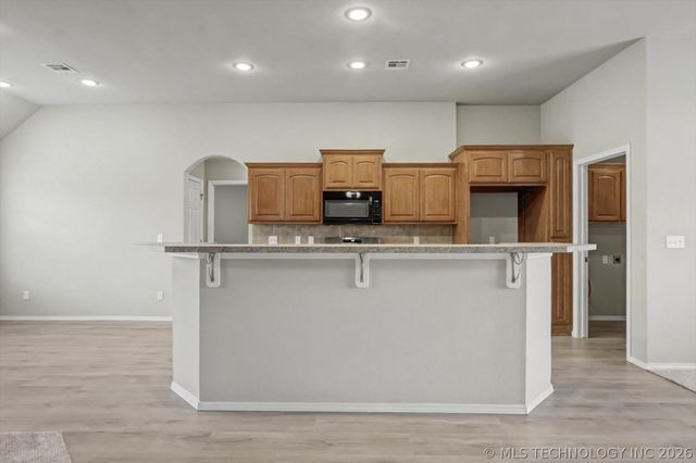 8671 Hawthorne Drive, Claremore, OK 74019