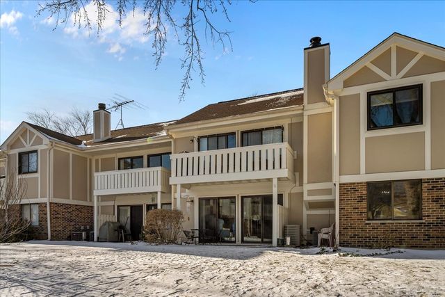 1052 Southbury Lane B1, Wheeling, IL 60090