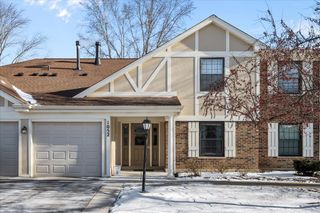 1052 Southbury Lane B1, Wheeling, IL 60090