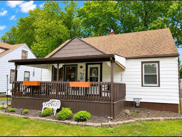 243 Chamberlin Drive, West Seneca, NY 14210