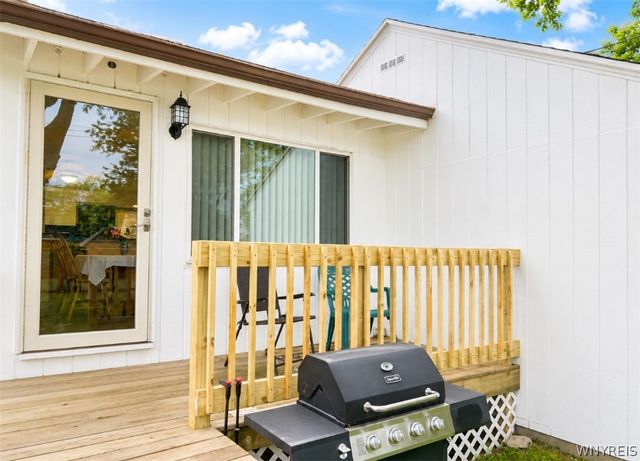 243 Chamberlin Drive, West Seneca, NY 14210