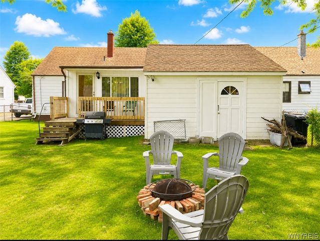 243 Chamberlin Drive, West Seneca, NY 14210