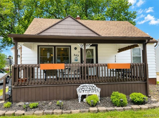 243 Chamberlin Drive, West Seneca, NY 14210