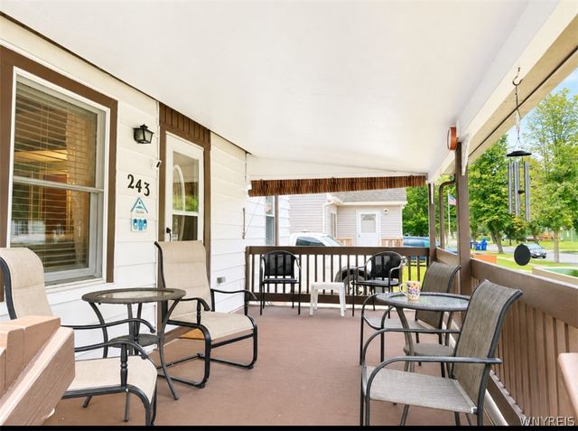 243 Chamberlin Drive, West Seneca, NY 14210