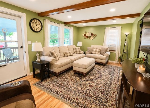 243 Chamberlin Drive, West Seneca, NY 14210