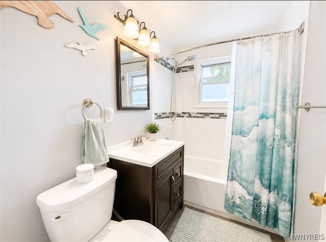 243 Chamberlin Drive, West Seneca, NY 14210