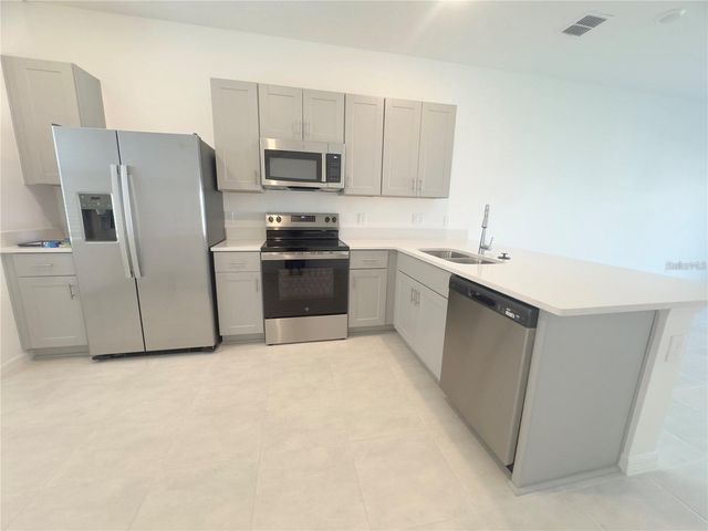 2852 SKYLINE LOOP, Kissimmee, FL 34758