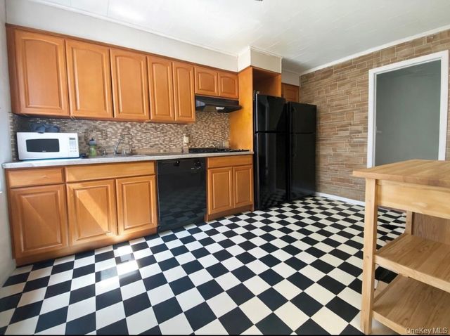 490 16th Street, Brooklyn, NY 11215