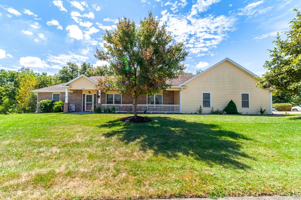 320 E HONEY LN, Columbia, MO 65202