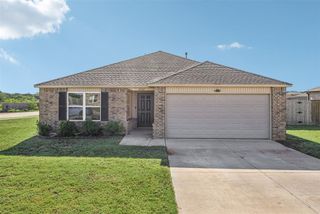 4332 Titan Terrace, Harrah, OK 73045