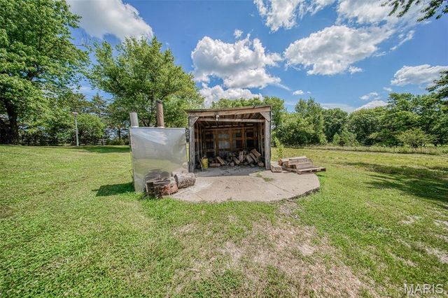 108 Seven Cedars Road, Steelville, MO 65565