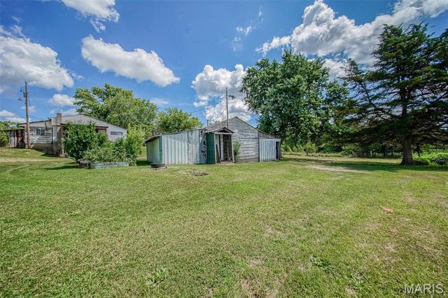 108 Seven Cedars Road, Steelville, MO 65565
