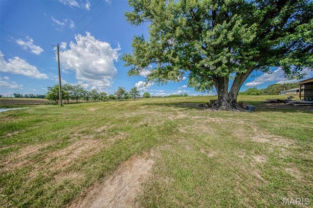 108 Seven Cedars Road, Steelville, MO 65565