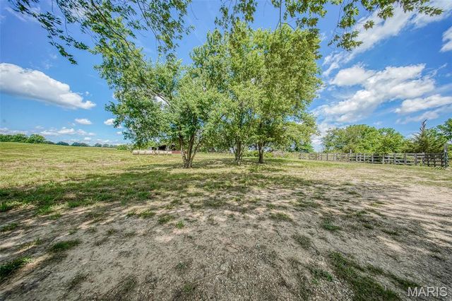 108 Seven Cedars Road, Steelville, MO 65565