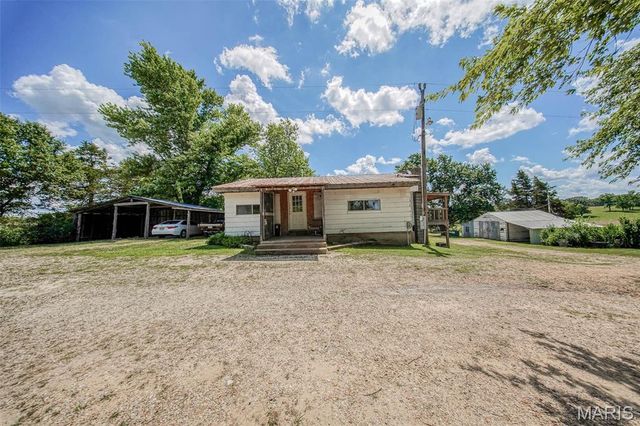 108 Seven Cedars Road, Steelville, MO 65565