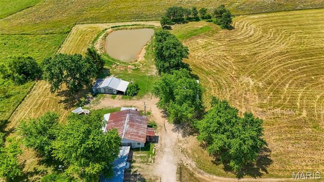 108 Seven Cedars Road, Steelville, MO 65565