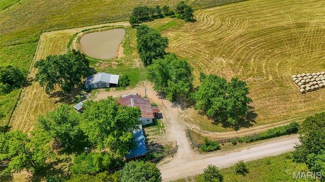 108 Seven Cedars Road, Steelville, MO 65565