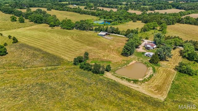 108 Seven Cedars Road, Steelville, MO 65565